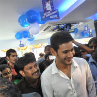 Mahesh Babu at Univercell Mobile Store Opening Stills | Picture 73059